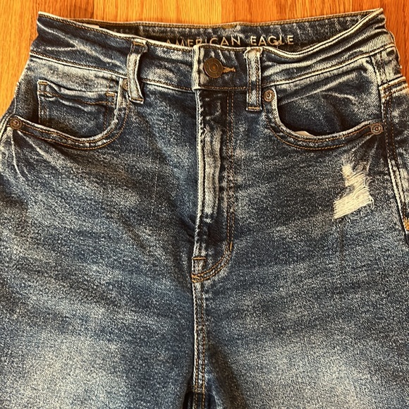 American Eagle Highest Rise Mom Jeans, ripped, size 0 - Picture 2 of 11